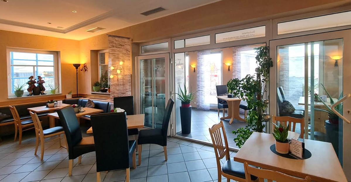 Donau-Hotel Sinzing Bagian luar foto