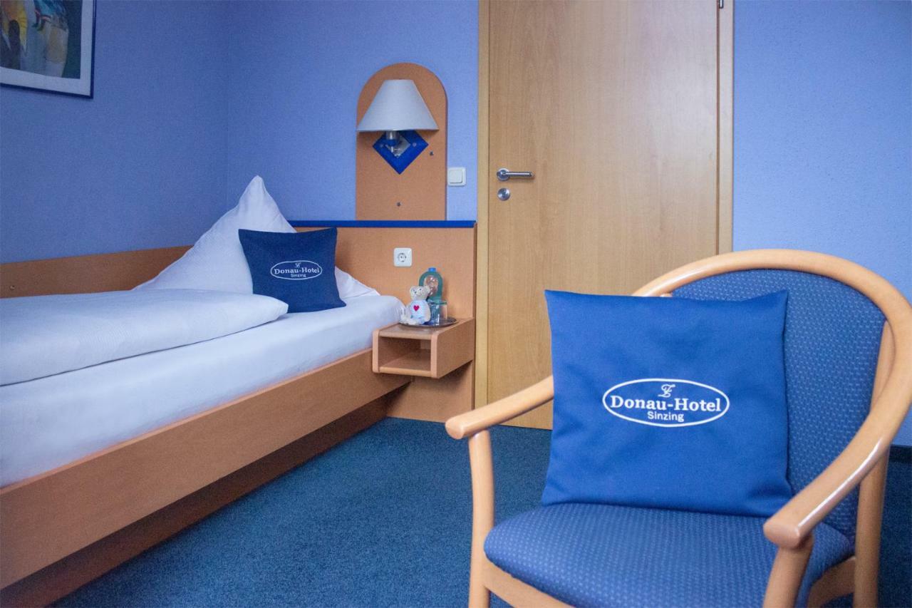 Donau-Hotel Sinzing Bagian luar foto