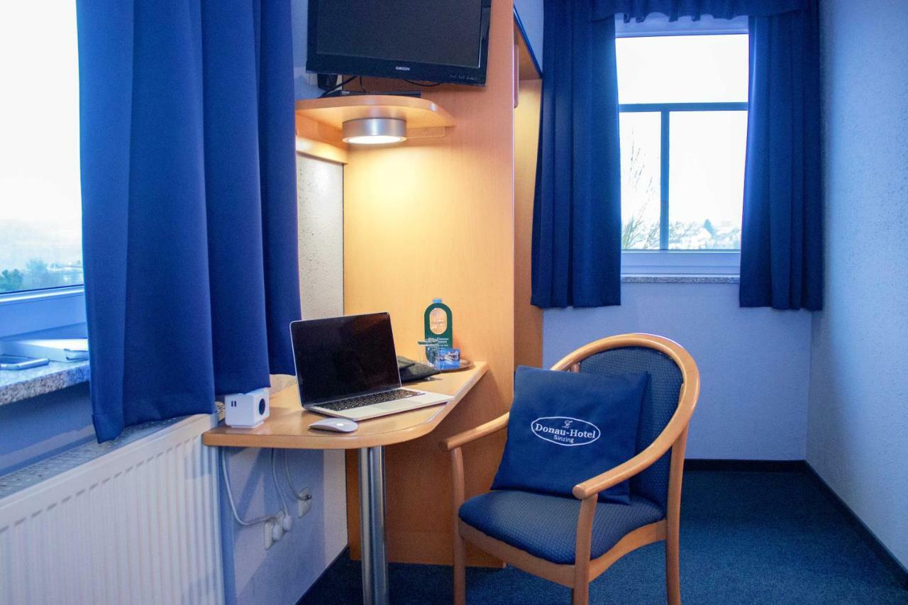 Donau-Hotel Sinzing Bagian luar foto